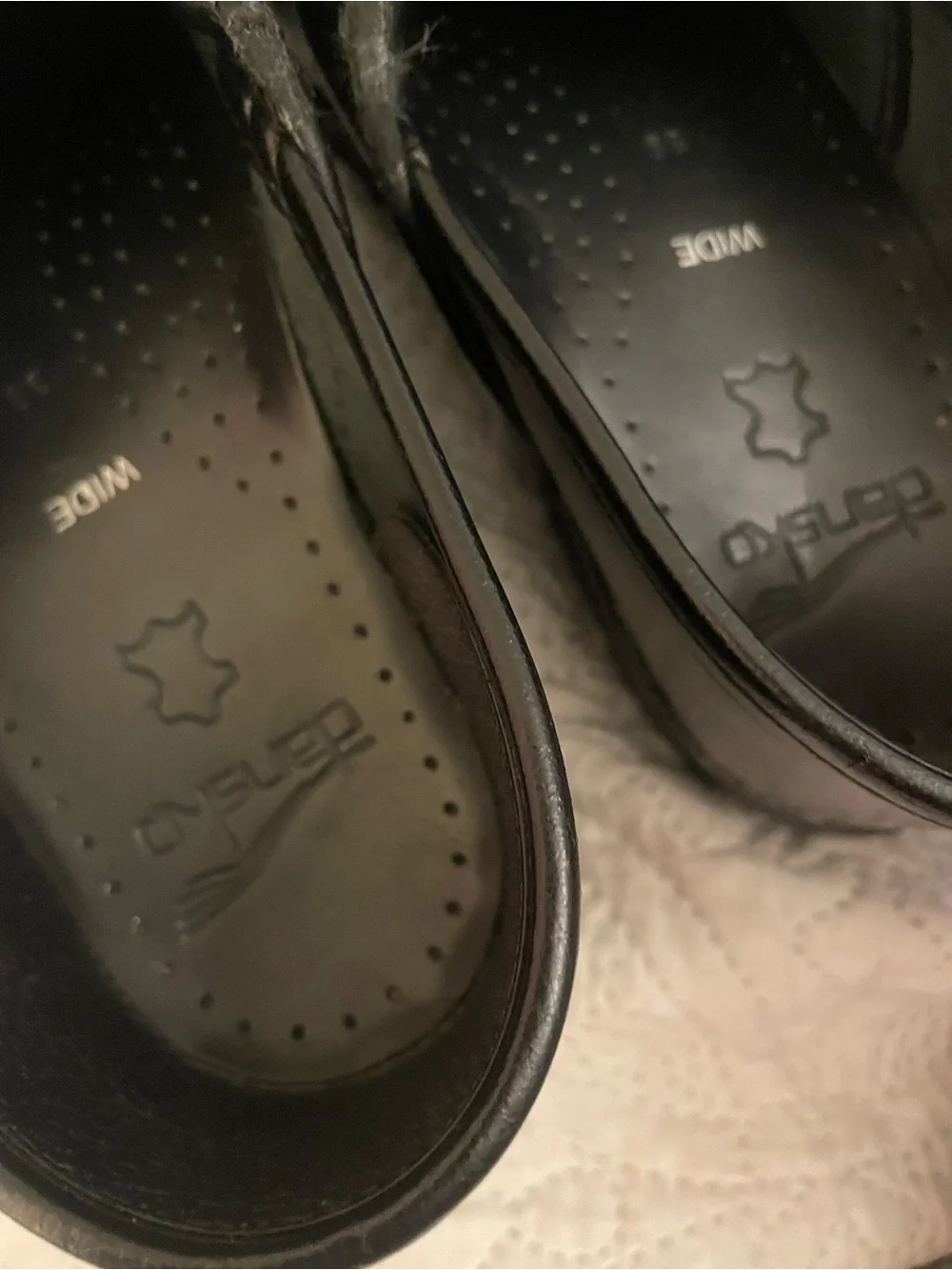 Black unisex Slip-On Clogs